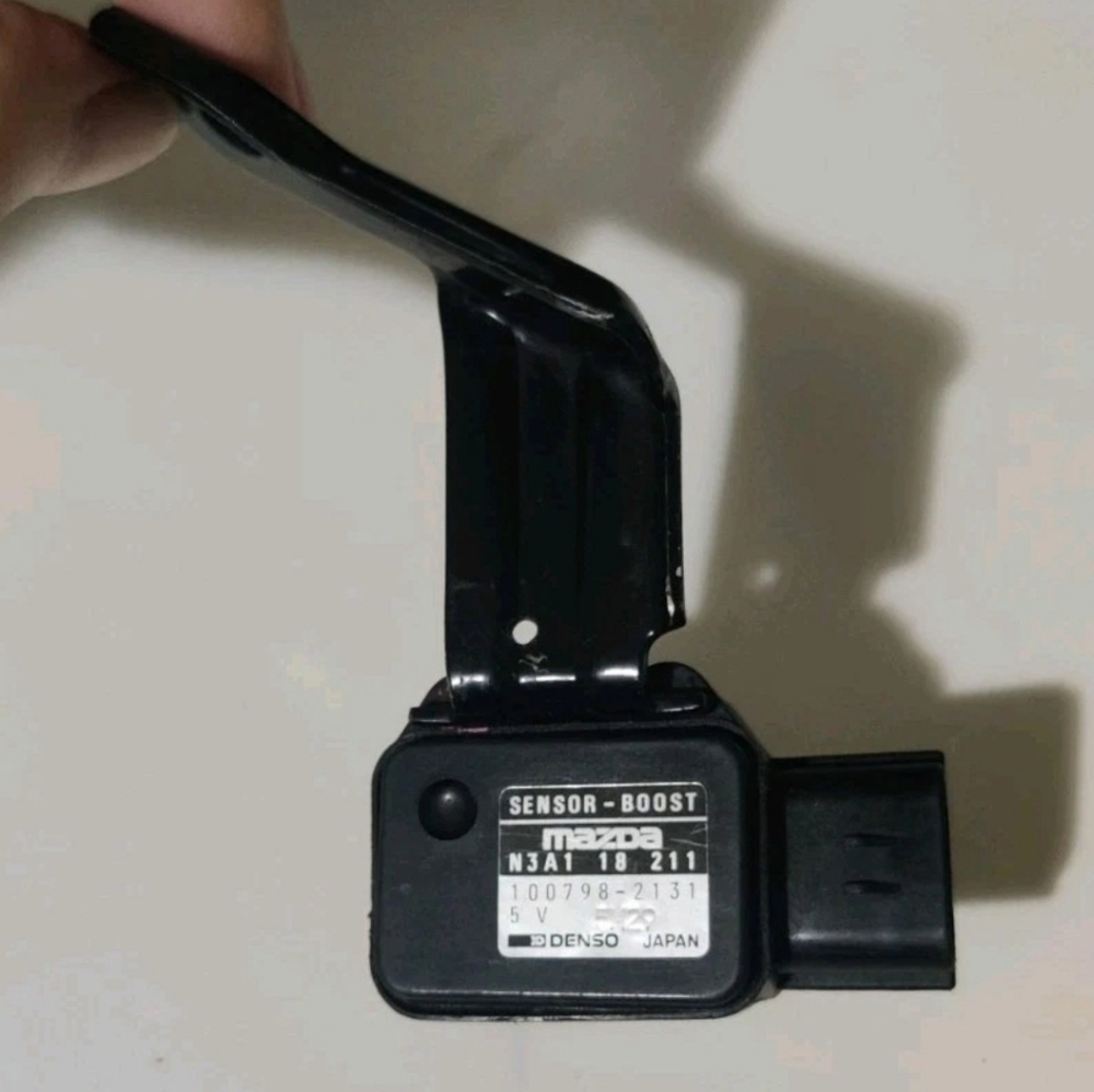 93-95 Mazda RX7 FD OEM MAP Sensor (100798-2131 N3A1 18 211)